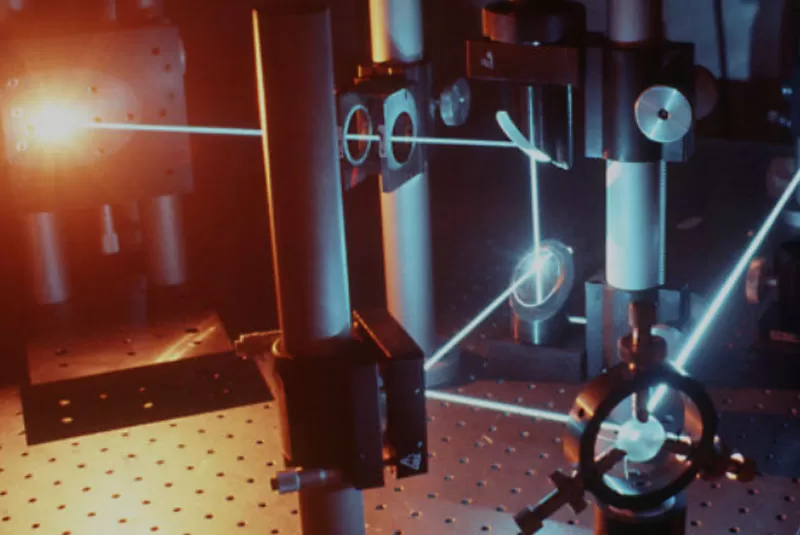 عملية الليزر والليزر